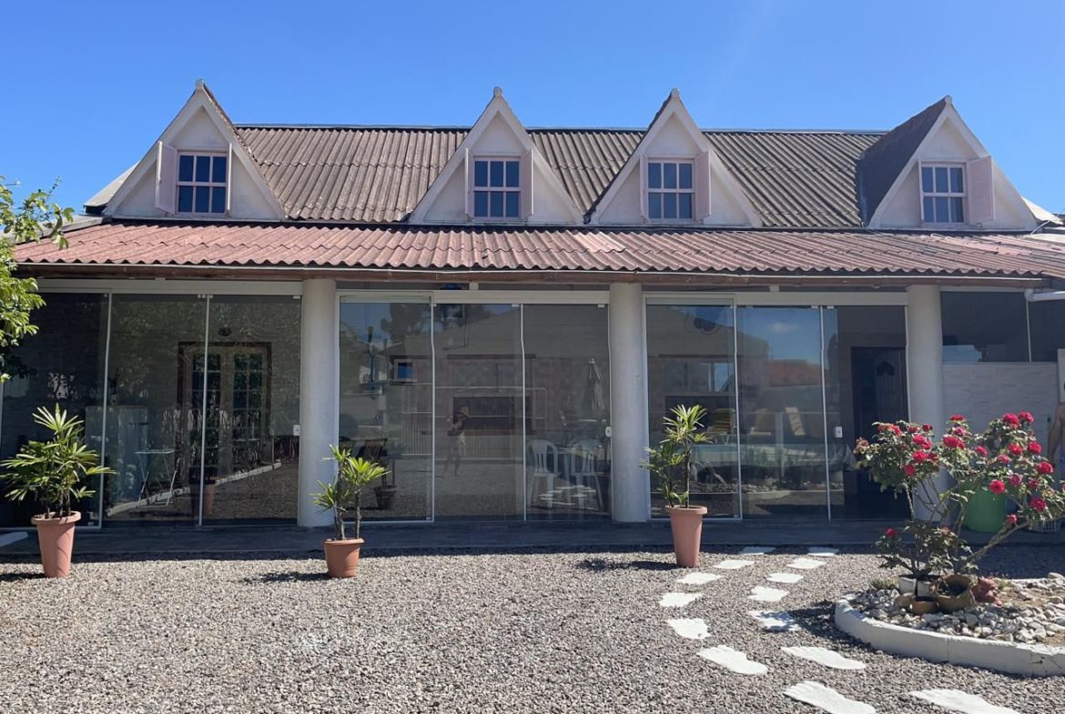 Casa com piscina aluguel temporada na Pinheira