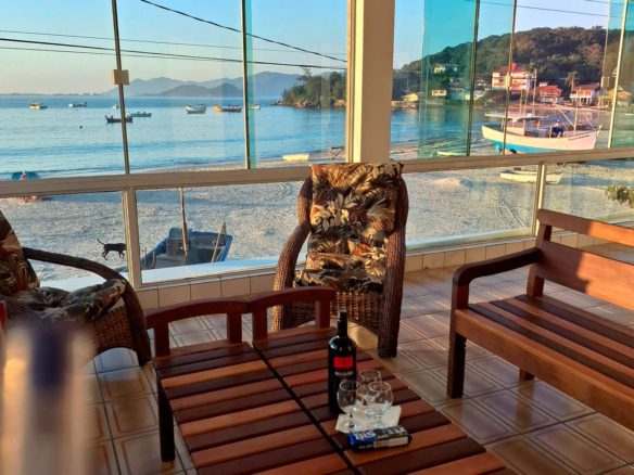 Casa de praia na Pinheira pé na areia