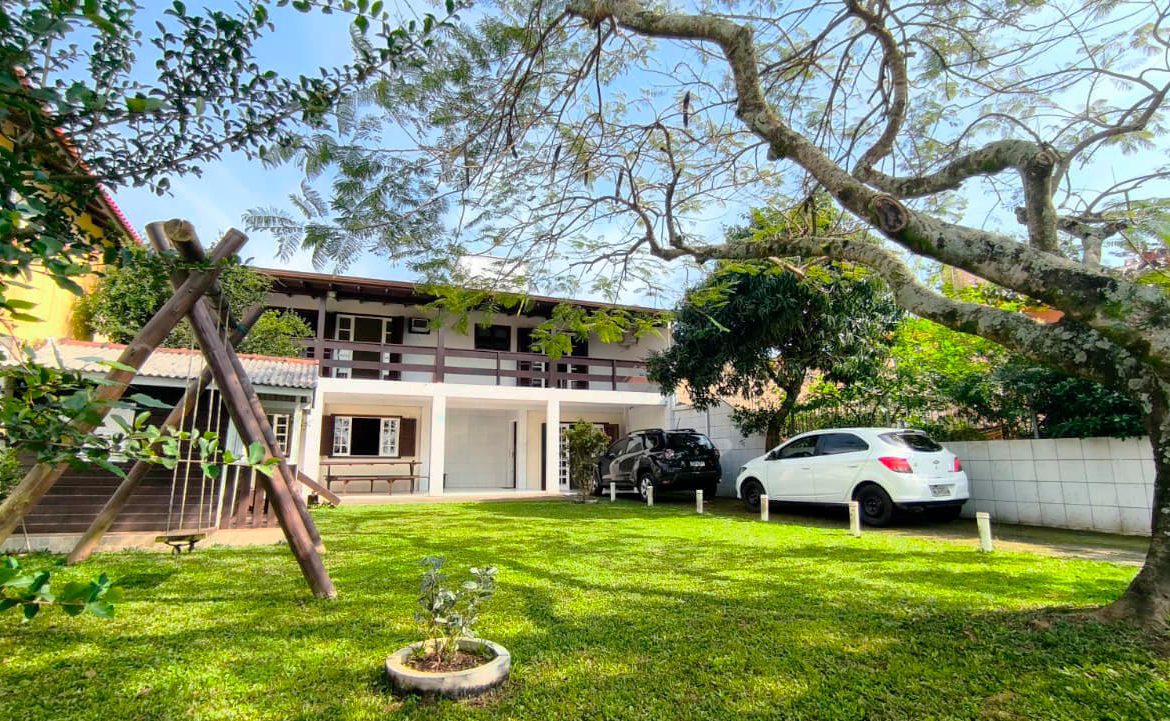 Aluguel na Praia do Sonho, casa de frente mar com suíte, hidro, A/C