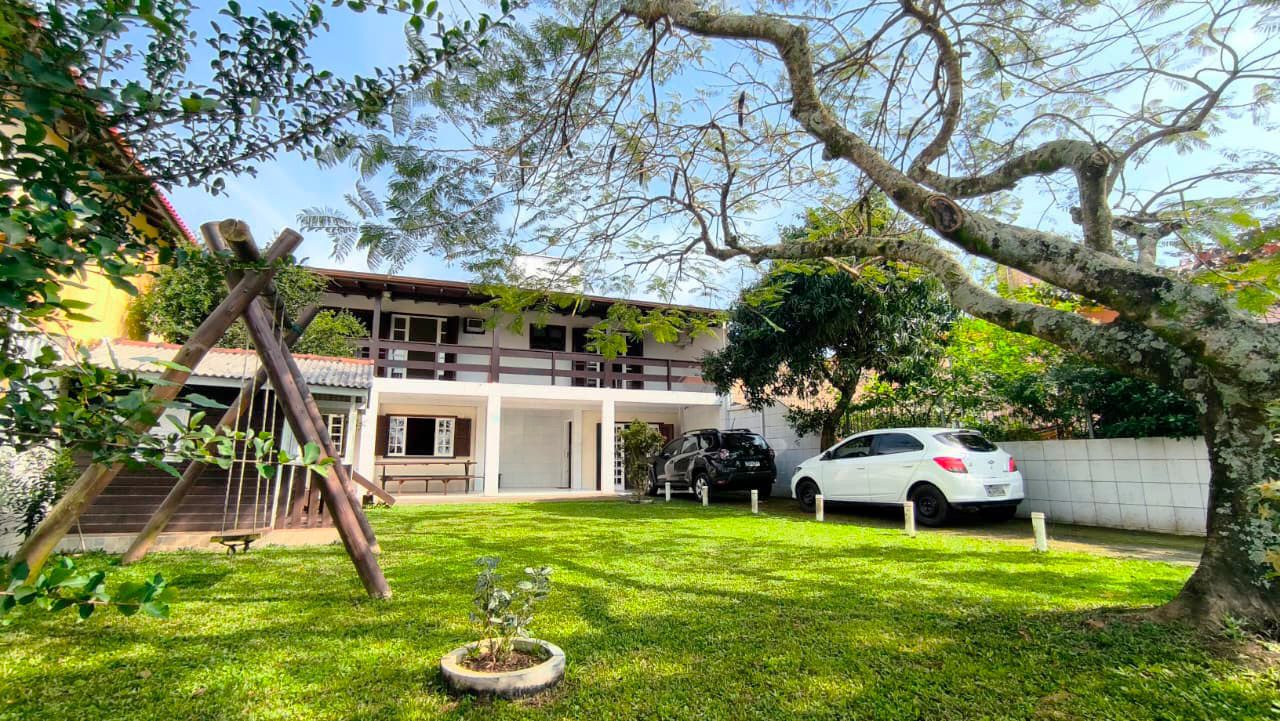 M001 Aluguel na Praia do Sonho, casa de frente mar com suíte, hidro, A/C