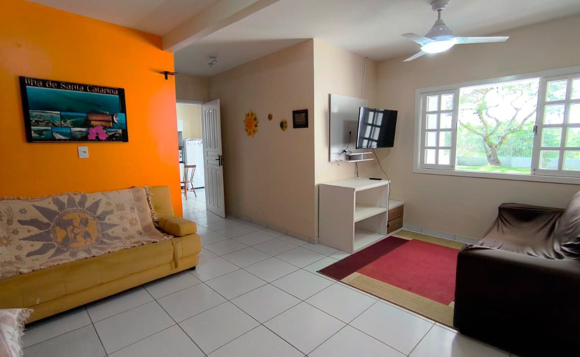 Aluguel na Praia do Sonho, casa de frente mar com suíte, hidro, A/C