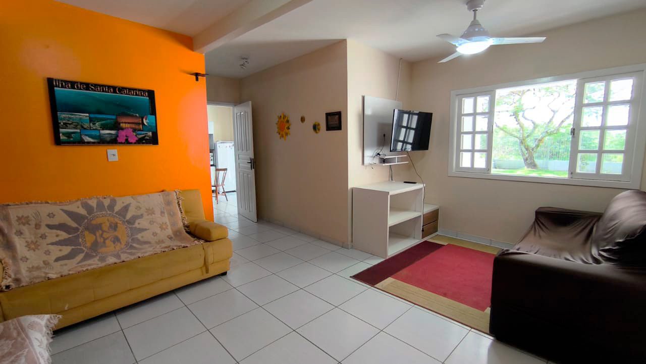 M006 Aluguel na Praia do Sonho, casa de frente mar com suíte, hidro, A/C