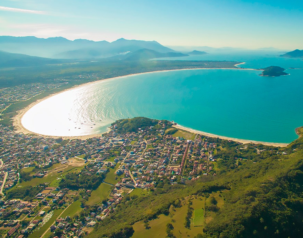 praia da pinheira fotos drone