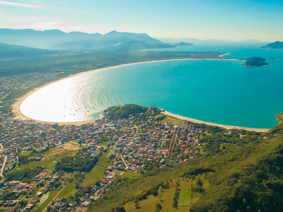 praia da pinheira fotos drone